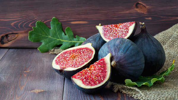 https://www.yates.co.nz/media/plants/fruits-and-citrus/fig/how-to-grow-figs_1551155003451.jpeg?width=600&mode=max