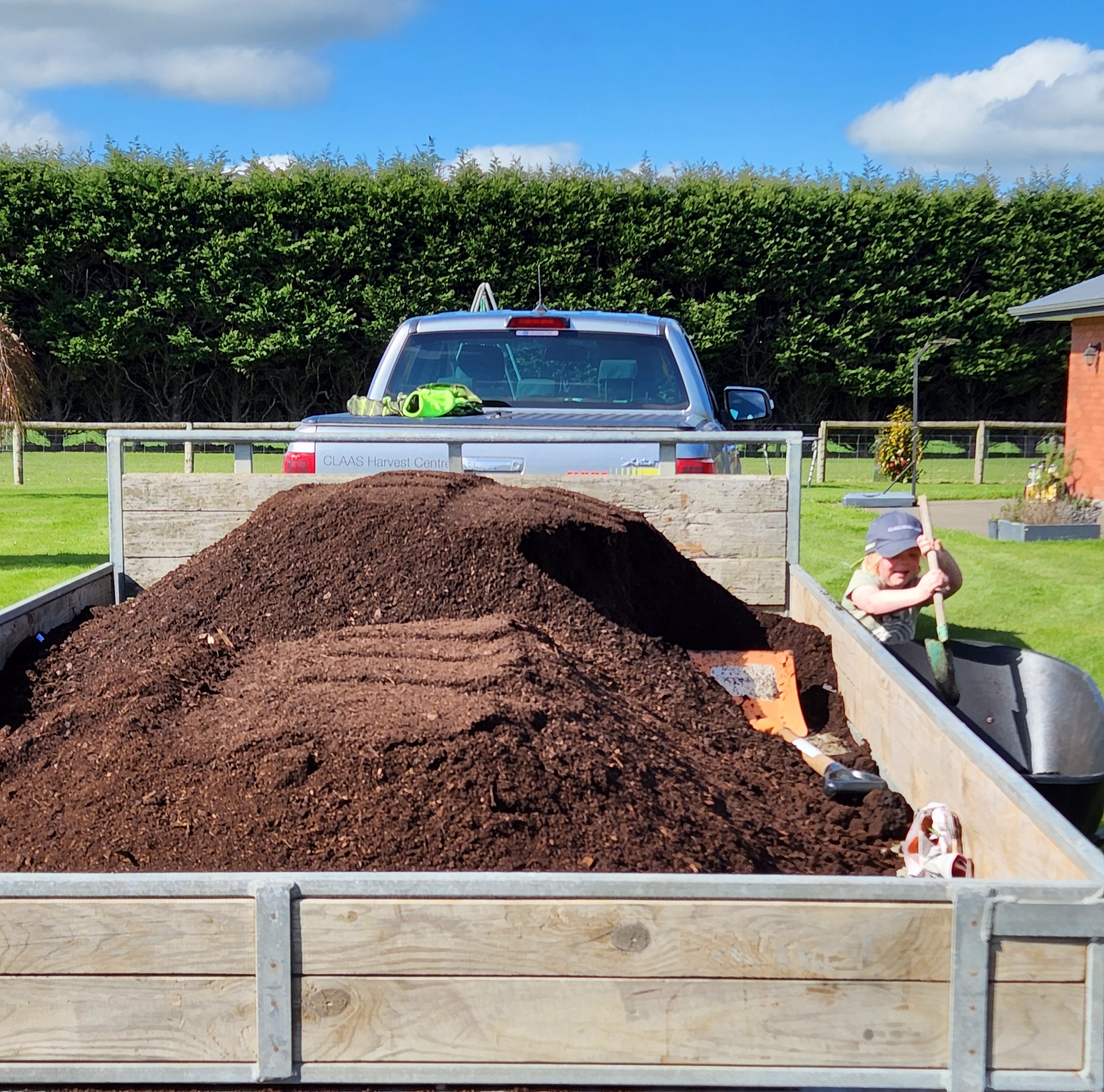 Many hands make light work