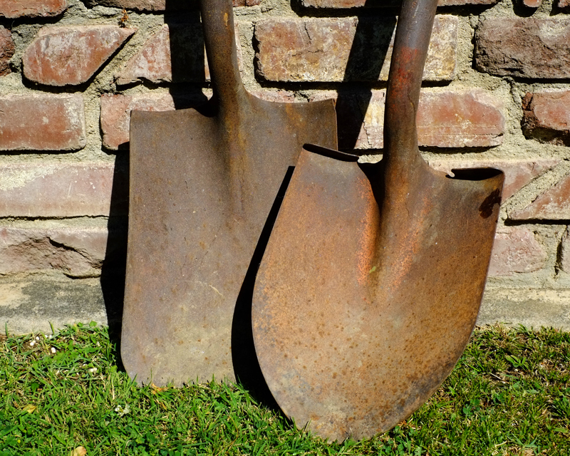 How to Sharpen Garden Tools